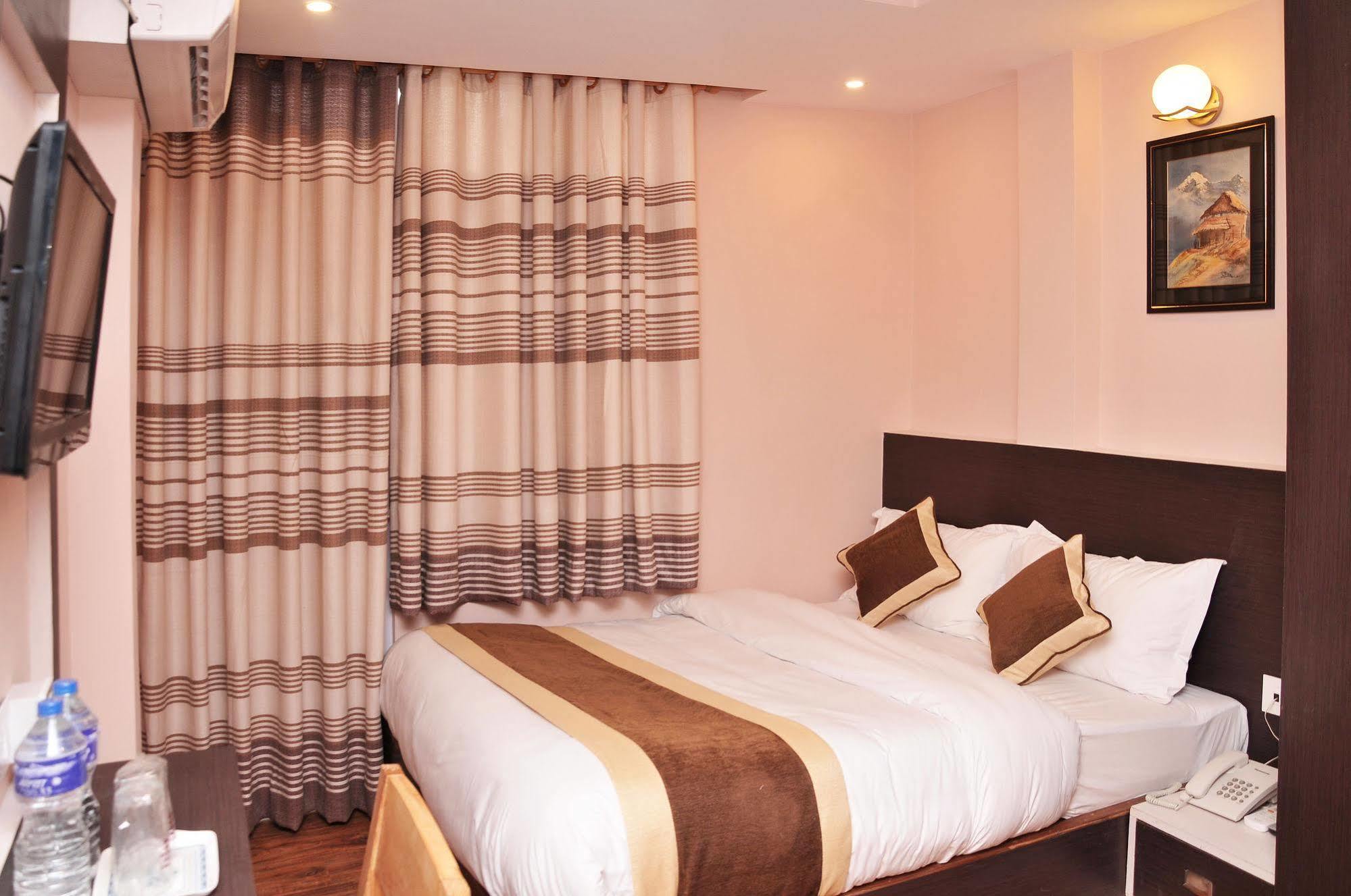 Lemon Tree Hotel Katmandou Extérieur photo